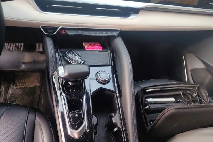 Used Geely Auto Monjaro L 2023 2.0TD High-Power Automatic Two-Wheel Drive Flagship Version Gear Lever