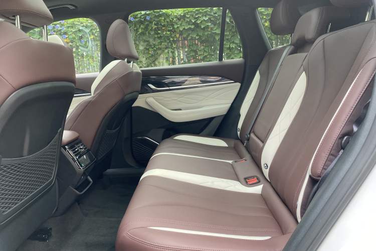 Used Geely Auto Monjaro L 2023 2.0TD High-Power Automatic Two-Wheel Drive Flagship Version Interior 4