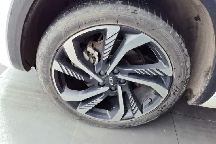 Used Geely Auto Monjaro L 2023 2.0TD High-Power Automatic Two-Wheel Drive Flagship Version Left Front Wheel Hub