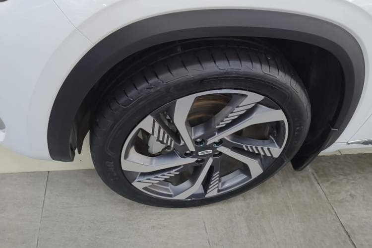 Used Geely Auto Monjaro L 2023 2.0TD High-Power Automatic Two-Wheel Drive Flagship Version Left Front Wheel Hub