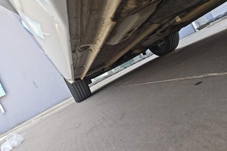 Used Geely Auto Monjaro L 2023 2.0TD High-Power Automatic Two-Wheel Drive Flagship Version Left Side Sill