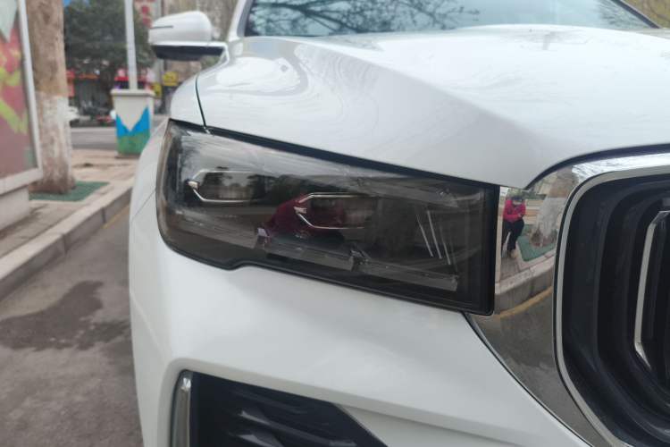 Used Geely Auto Monjaro L 2023 2.0TD High-Power Automatic Two-Wheel Drive Flagship Version Right Front Headlight