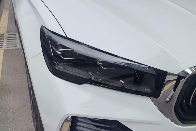 Used Geely Auto Monjaro L 2023 2.0TD High-Power Automatic Two-Wheel Drive Flagship Version Right Front Headlight