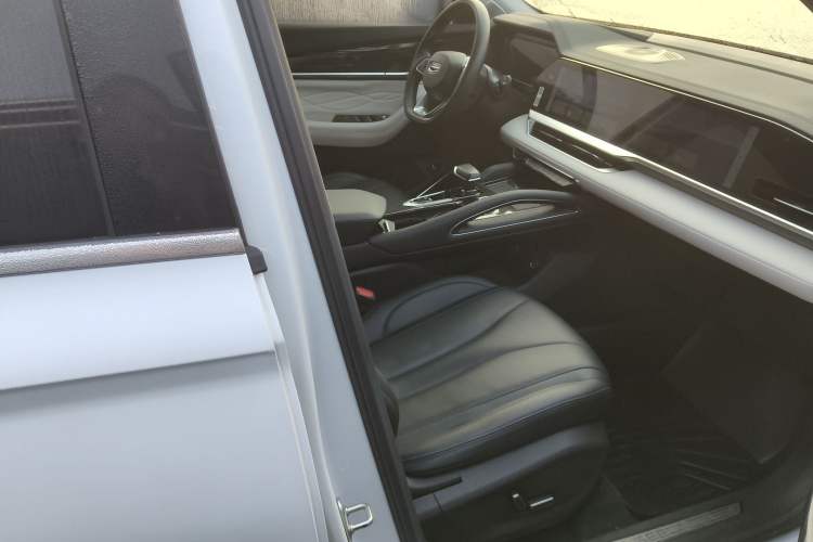 Used Geely Auto Monjaro L 2023 2.0TD High-Power Automatic Two-Wheel Drive Flagship Version Right Front Seat