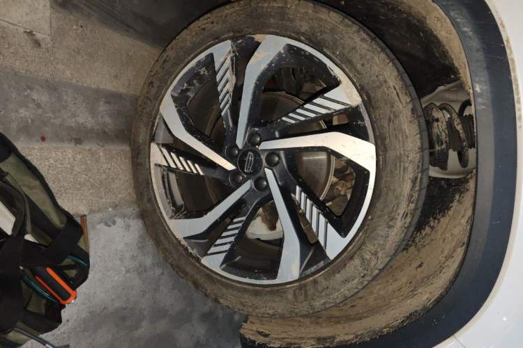 Used Geely Auto Monjaro L 2023 2.0TD High-Power Automatic Two-Wheel Drive Flagship Version Right Front Wheel Hub