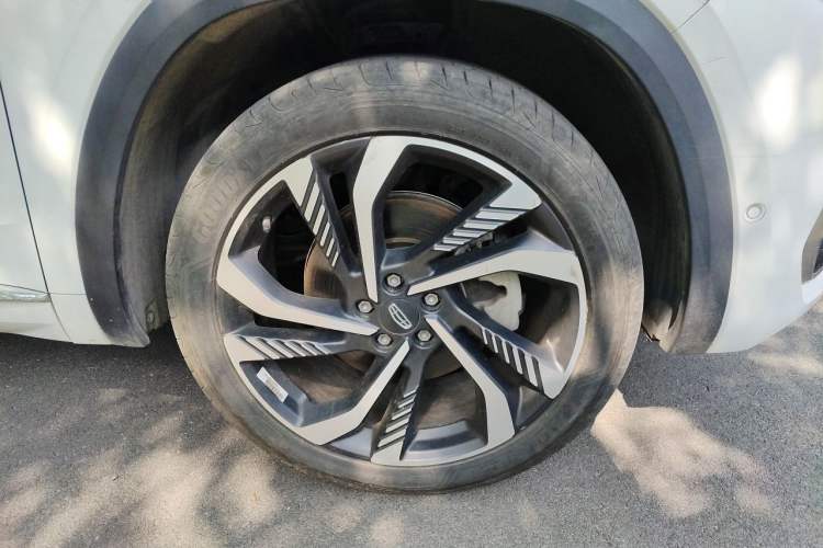 Used Geely Auto Monjaro L 2023 2.0TD High-Power Automatic Two-Wheel Drive Flagship Version Right Front Wheel Hub