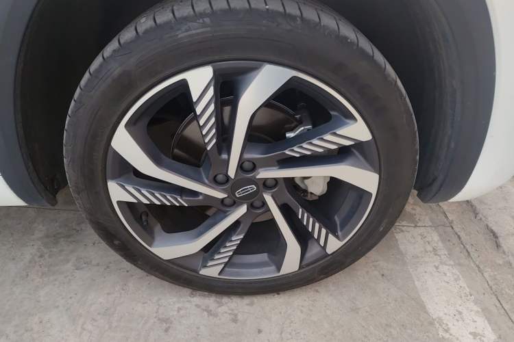 Used Geely Auto Monjaro L 2023 2.0TD High-Power Automatic Two-Wheel Drive Flagship Version Right Front Wheel Hub