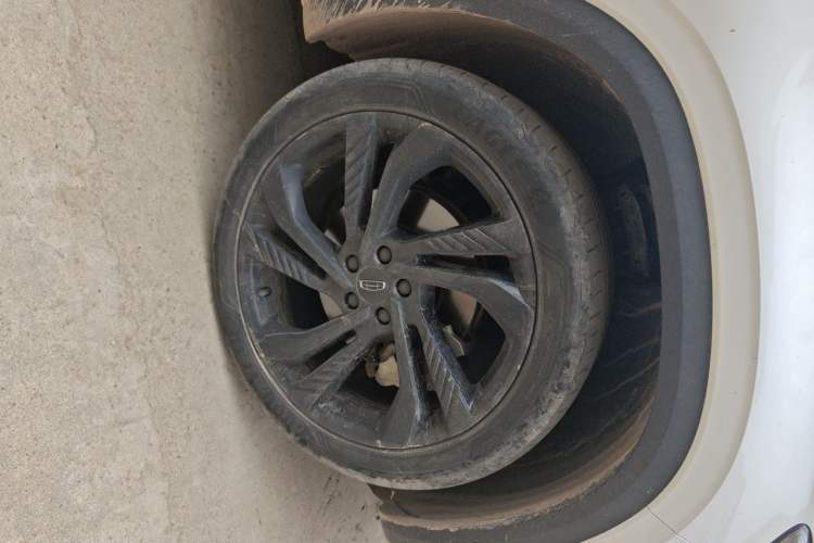 Used Geely Auto Monjaro L 2023 2.0TD High-Power Automatic Two-Wheel Drive Flagship Version Right Front Wheel Hub