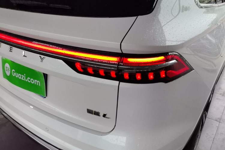 Used Geely Auto Monjaro L 2023 2.0TD High-Power Automatic Two-Wheel Drive Flagship Version Right Rear Taillight
