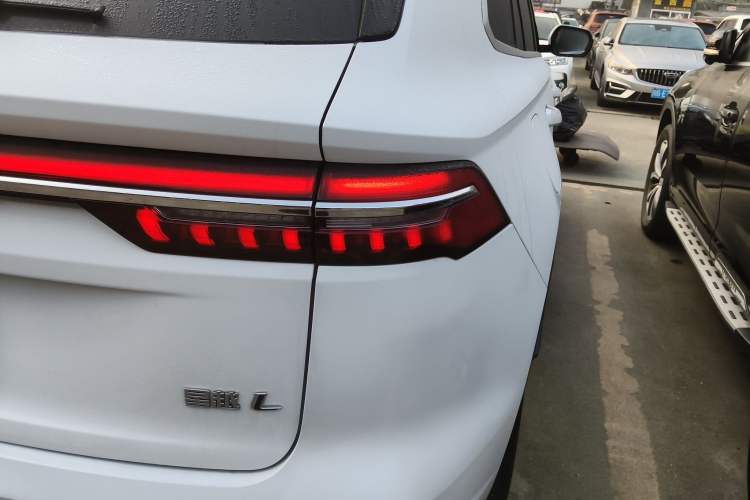Used Geely Auto Monjaro L 2023 2.0TD High-Power Automatic Two-Wheel Drive Flagship Version Right Rear Taillight