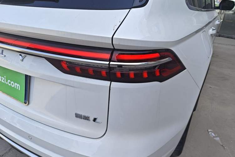 Used Geely Auto Monjaro L 2023 2.0TD High-Power Automatic Two-Wheel Drive Flagship Version Right Rear Taillight