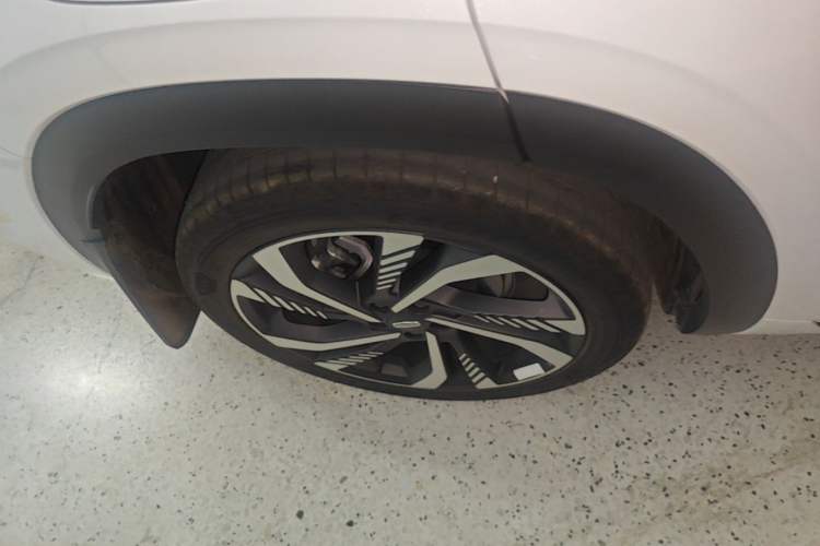 Used Geely Auto Monjaro L 2023 2.0TD High-Power Automatic Two-Wheel Drive Flagship Version Right Rear Wheel Hub