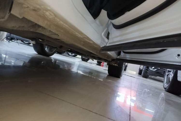 Used Geely Auto Monjaro L 2023 2.0TD High-Power Automatic Two-Wheel Drive Flagship Version Right Side Sill