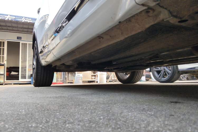 Used Geely Auto Monjaro L 2023 2.0TD High-Power Automatic Two-Wheel Drive Flagship Version Right Side Sill