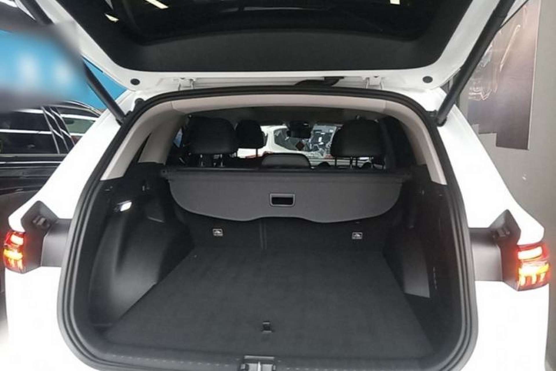Used Geely Auto Monjaro L 2023 2.0TD High-Power Automatic Two-Wheel Drive Flagship Version Trunk