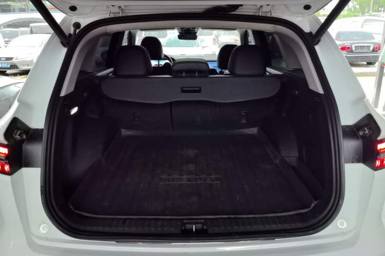 Used Geely Auto Monjaro L 2023 2.0TD High-Power Automatic Two-Wheel Drive Flagship Version Trunk