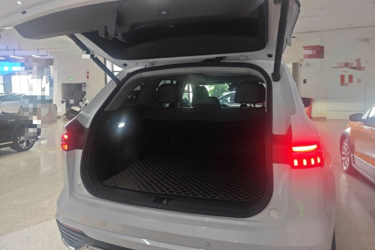 Used Geely Auto Monjaro L 2023 2.0TD High-Power Automatic Two-Wheel Drive Flagship Version Trunk