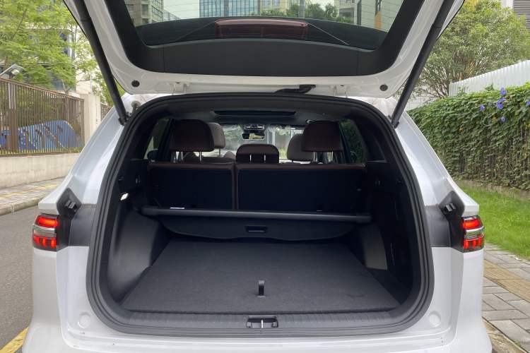 Used Geely Auto Monjaro L 2023 2.0TD High-Power Automatic Two-Wheel Drive Flagship Version Trunk