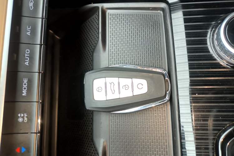 Used Geely Auto Monjaro L 2023 2.0TD High-Power Automatic Two-Wheel Drive Flagship Version Vehicle Key