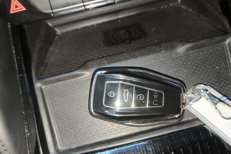 Used Geely Auto Monjaro L 2023 2.0TD High-Power Automatic Two-Wheel Drive Flagship Version Vehicle Key