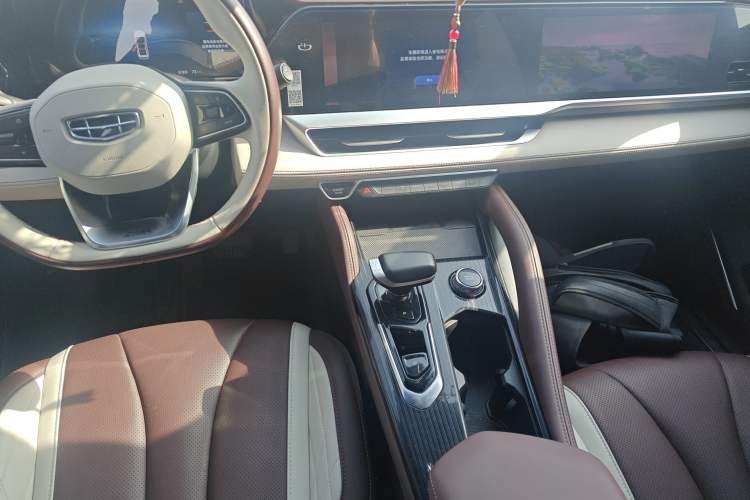 Used Geely Auto Monjaro L 2024 2.0TD High-Power Automatic Two-Wheel Drive Yunqi Version Audio And AC Panel
