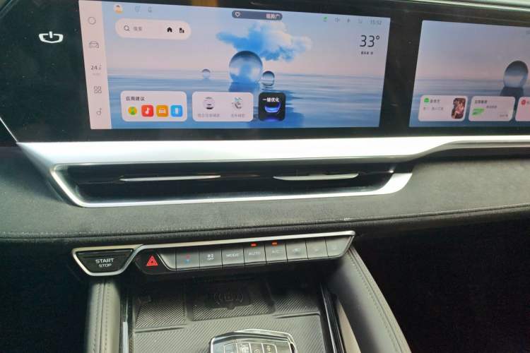Used Geely Auto Monjaro L 2024 2.0TD High-Power Automatic Two-Wheel Drive Skyline Edition Audio And AC Panel