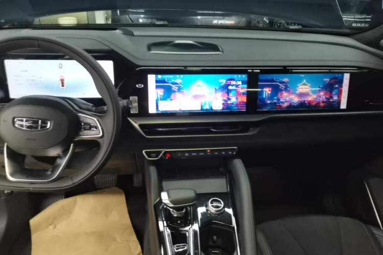 Used Geely Auto Monjaro L 2024 2.0TD High-Power Automatic Two-Wheel Drive Skyline Edition Audio And AC Panel