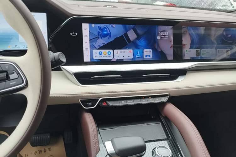 Used Geely Auto Monjaro L 2024 2.0TD High-Power Automatic Two-Wheel Drive Yunqi Version Audio And AC Panel