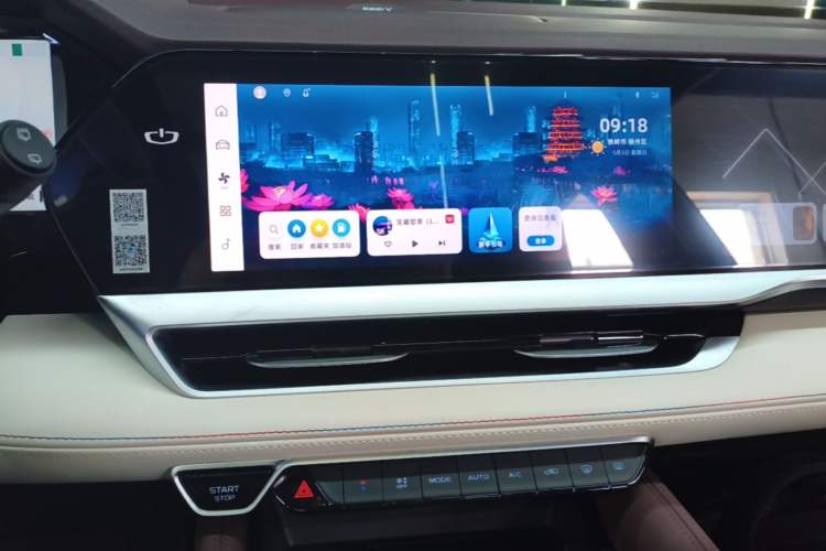 Used Geely Auto Monjaro L 2024 2.0TD High-Power Automatic Two-Wheel Drive Yunqi Version Audio And AC Panel