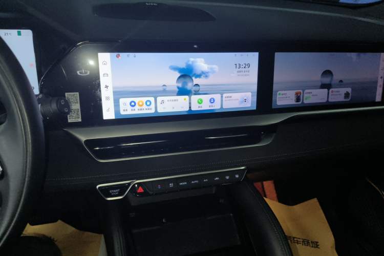 Used Geely Auto Monjaro L 2024 2.0TD High-Power Automatic Two-Wheel Drive Skyline Edition Audio And AC Panel