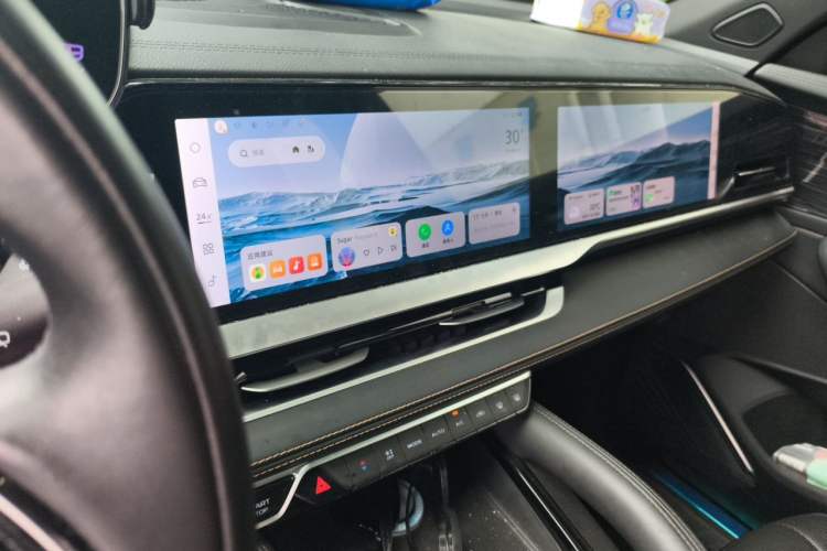Used Geely Auto Monjaro L 2024 2.0TD DCT EVO Two-Wheel Drive Long-Range Version Audio And AC Panel