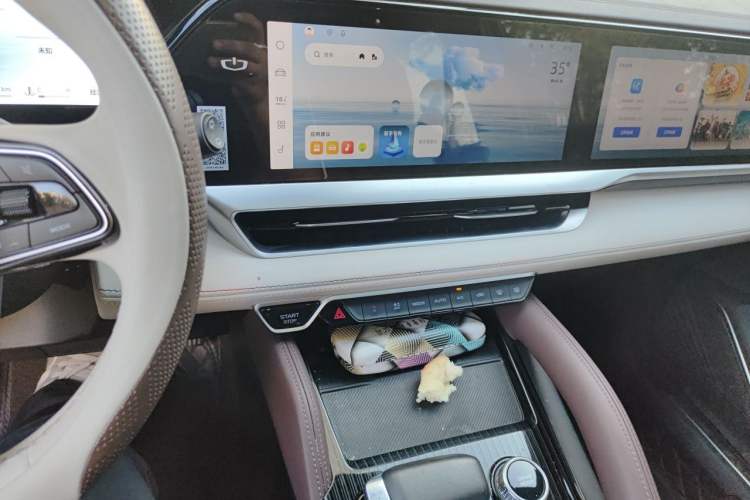 Used Geely Auto Monjaro L 2024 2.0TD High-Power Automatic Two-Wheel Drive Yunqi Version Audio And AC Panel