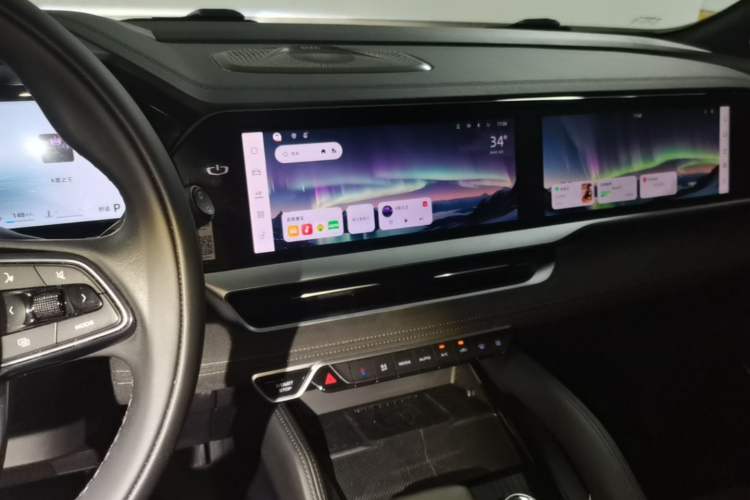 Used Geely Auto Monjaro L 2024 2.0TD High-Power Automatic Two-Wheel Drive Skyline Edition Audio And AC Panel
