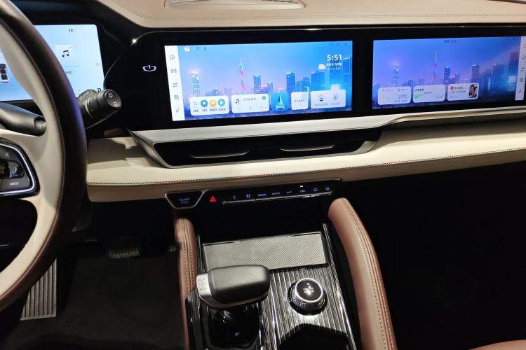 Used Geely Auto Monjaro L 2024 2.0TD High-Power Automatic Two-Wheel Drive Yunqi Version Audio And AC Panel