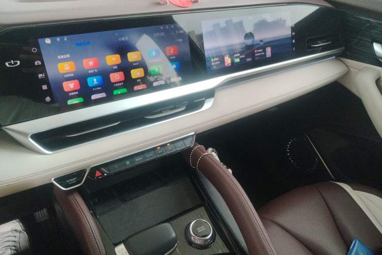 Used Geely Auto Monjaro L 2024 2.0TD High-Power Automatic Two-Wheel Drive Yunqi Version Audio And AC Panel