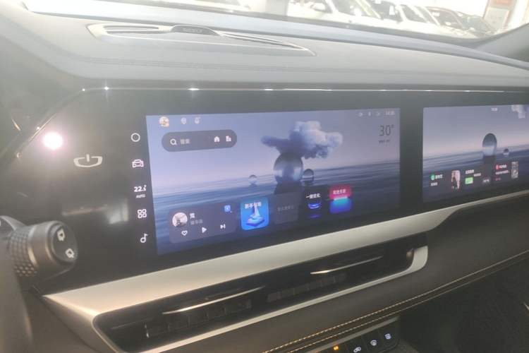 Used Geely Auto Monjaro L 2024 2.0TD DCT EVO Two-Wheel Drive Long-Range Version Audio And AC Panel