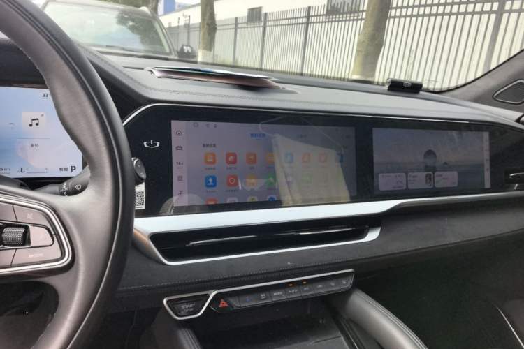 Used Geely Auto Monjaro L 2024 2.0TD High-Power Automatic Two-Wheel Drive Yunqi Version Audio And AC Panel