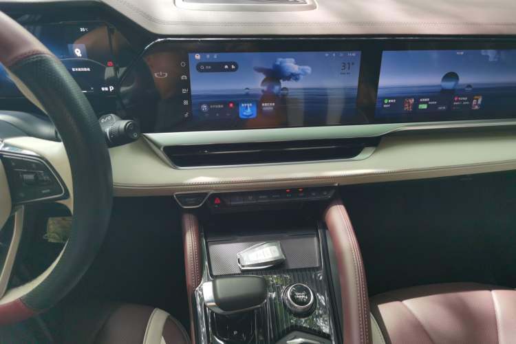 Used Geely Auto Monjaro L 2024 2.0TD High-Power Automatic Two-Wheel Drive Yunqi Version Audio And AC Panel