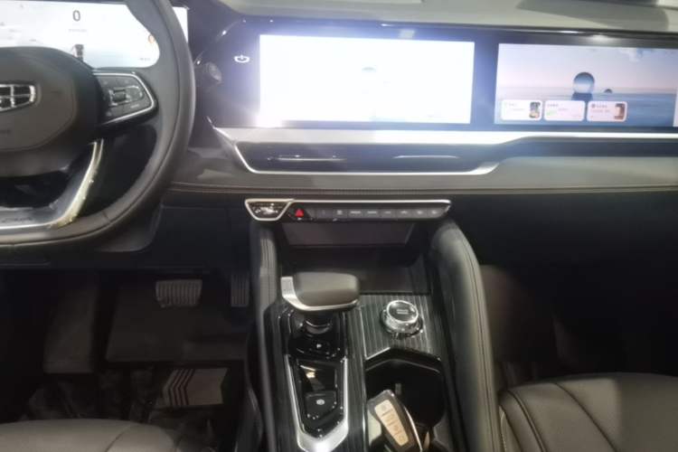 Used Geely Auto Monjaro L 2024 2.0TD DCT EVO Two-Wheel Drive Long-Range Version Audio And AC Panel