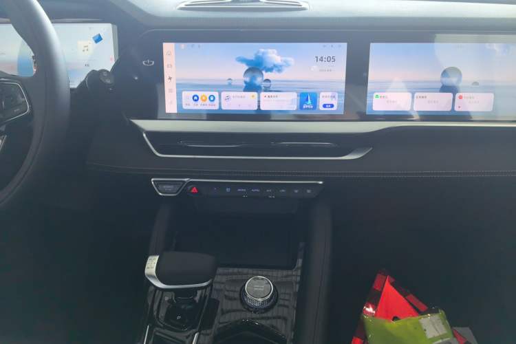 Used Geely Auto Monjaro L 2024 2.0TD DCT EVO Two-Wheel Drive Long-Range Version Audio And AC Panel