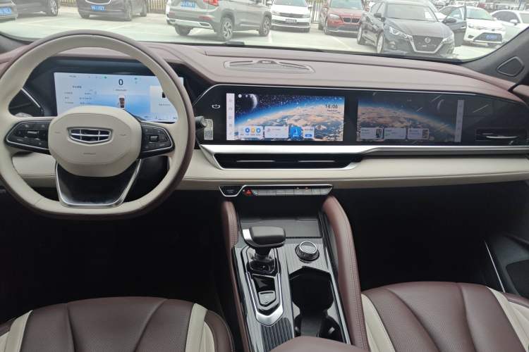 Used Geely Auto Monjaro L 2024 2.0TD High-Power Automatic Two-Wheel Drive Yunqi Version Audio And AC Panel