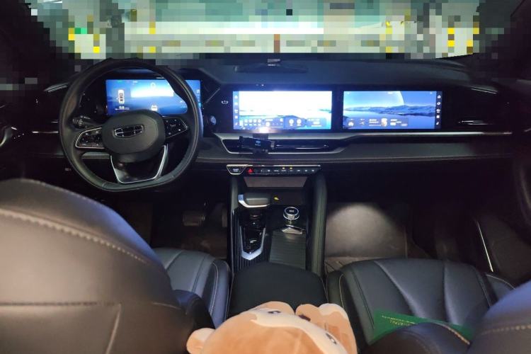 Used Geely Auto Monjaro L 2024 2.0TD DCT EVO Two-Wheel Drive Long-Range Version Center Console
