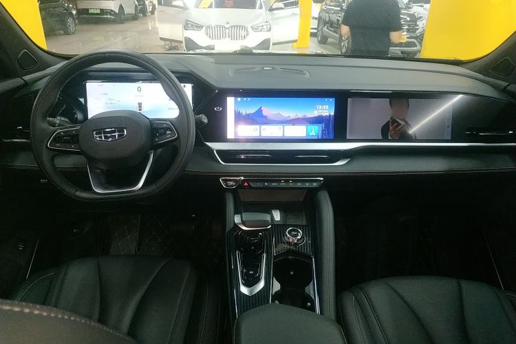 Used Geely Auto Monjaro L 2024 2.0TD DCT EVO Two-Wheel Drive Long-Range Version Center Console