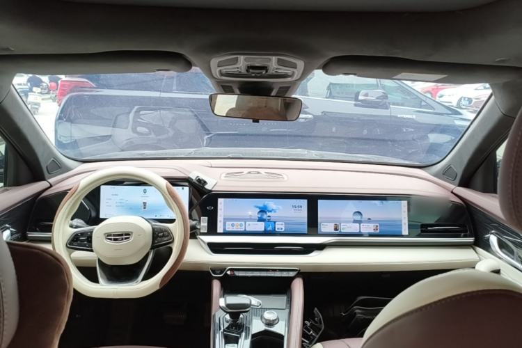 Used Geely Auto Monjaro L 2024 2.0TD High-Power Automatic Two-Wheel Drive Yunqi Version Center Console
