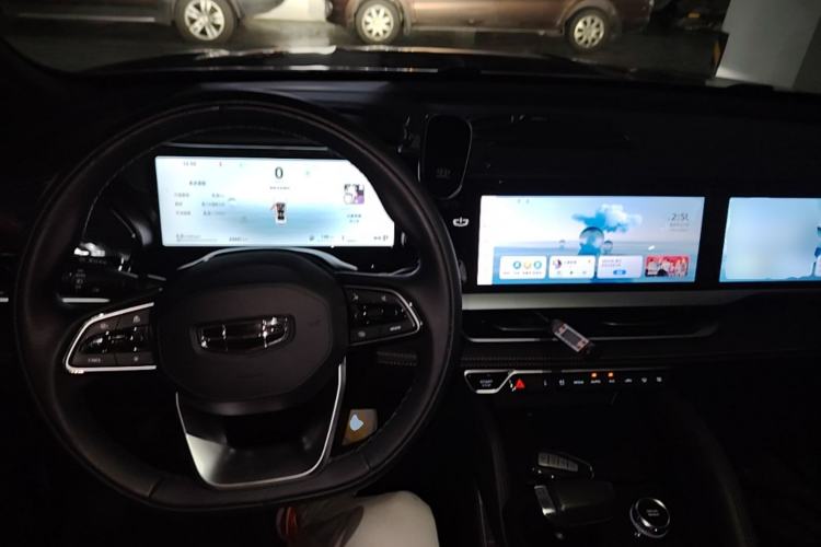 Used Geely Auto Monjaro L 2024 2.0TD DCT EVO Two-Wheel Drive Long-Range Version Center Console