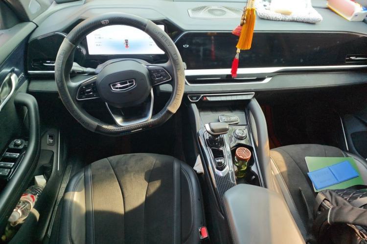 Used Geely Auto Monjaro L 2024 2.0TD High-Power Automatic Two-Wheel Drive Skyline Edition Center Console