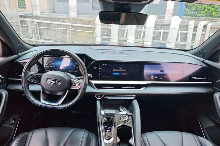 Used Geely Auto Monjaro L 2024 2.0TD DCT EVO Two-Wheel Drive Long-Range Version Center Console