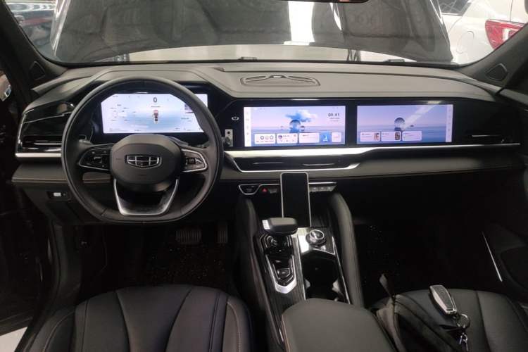 Used Geely Auto Monjaro L 2024 2.0TD DCT EVO Two-Wheel Drive Long-Range Version Center Console