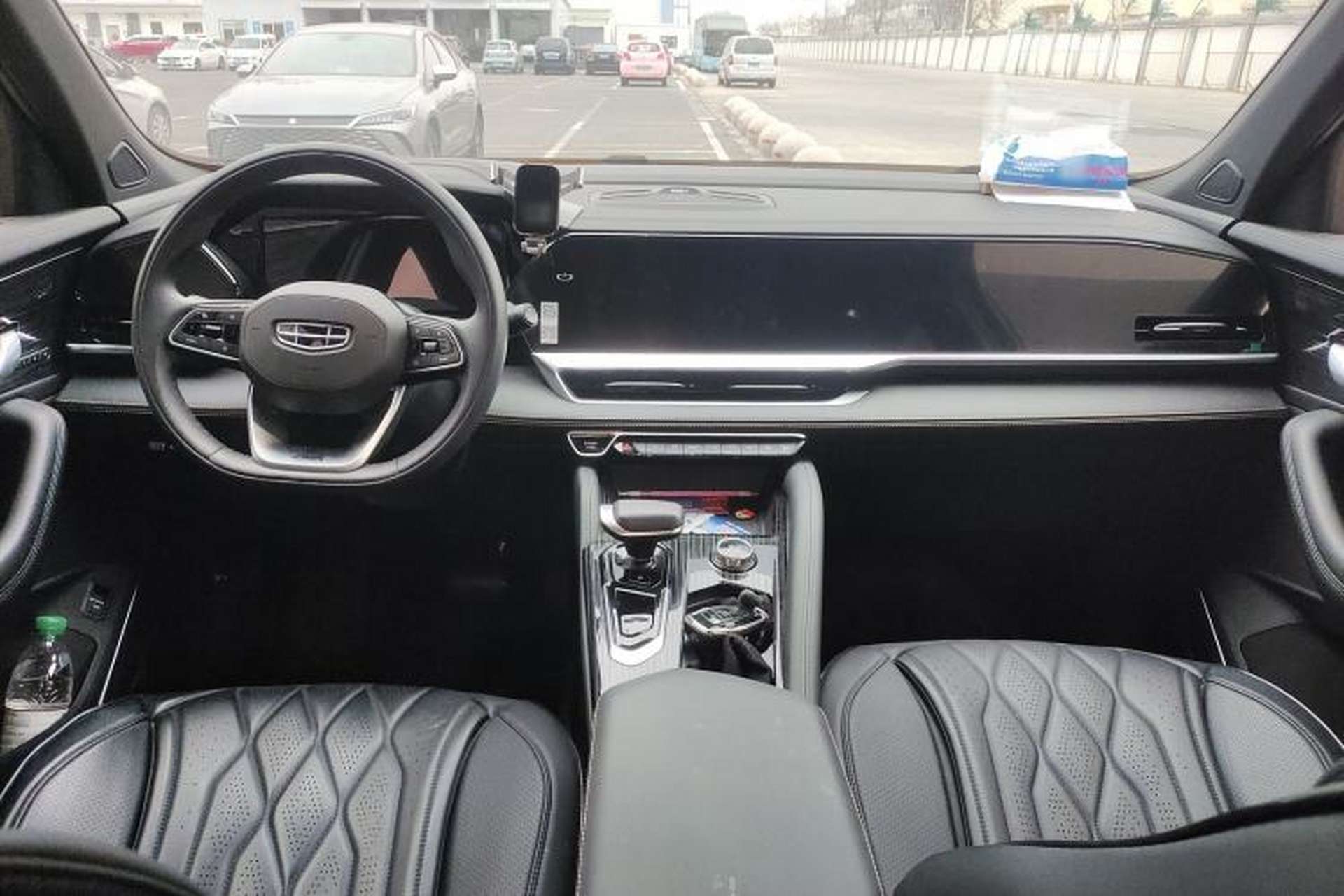 Used Geely Auto Monjaro L 2024 2.0TD DCT EVO Two-Wheel Drive Long-Range Version Center Console