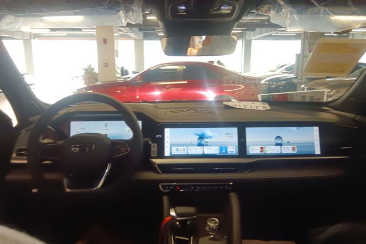 Used Geely Auto Monjaro L 2024 2.0TD DCT EVO Two-Wheel Drive Long-Range Version Center Console